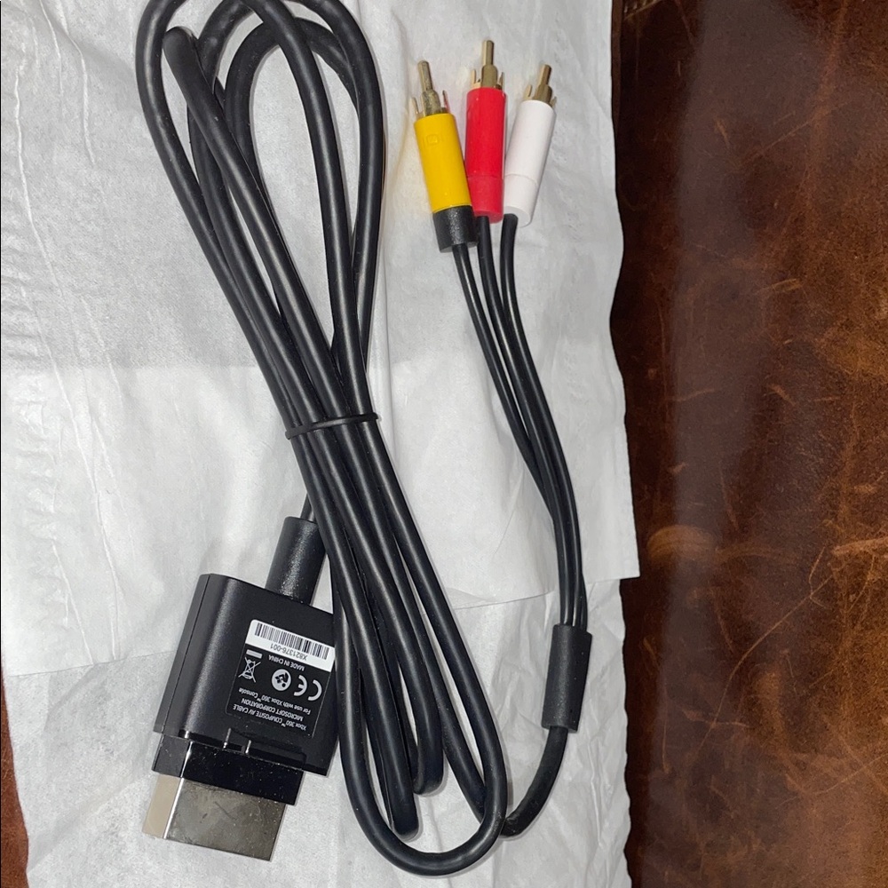 Official Microsoft Xbox 360 AV Cable with red yellow & white Connectors